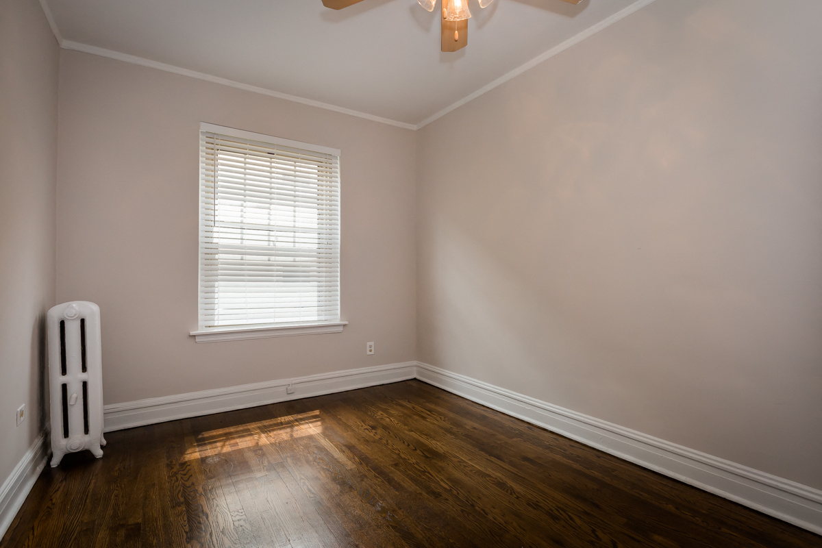 renovated two bedroom renovated three bedroom bedroom hardwood floor 5514 blackstone hyde park chicago apartment rent